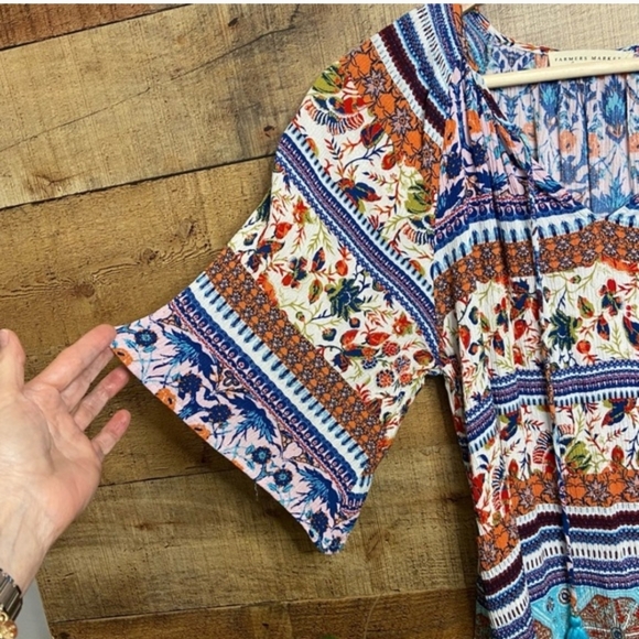 Farmers Market By One World FLORAL Flutter Sleeve Blouse - Picture 2 of 6